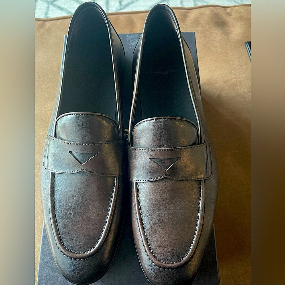 Men’s light brown leather loafers
